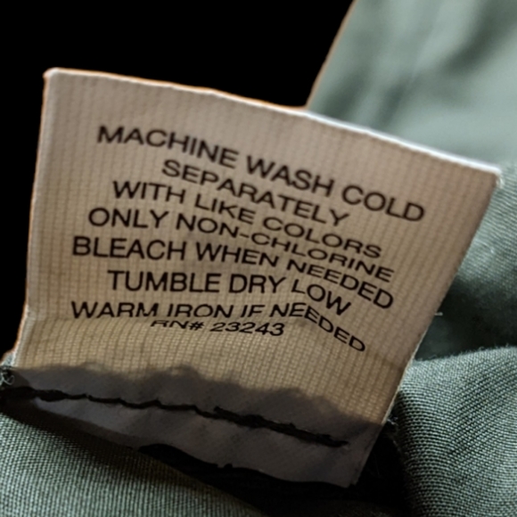 New York & Company Sage Green Lightweight Capri Pants Shorts Size Small NWT - Picture 9 of 10